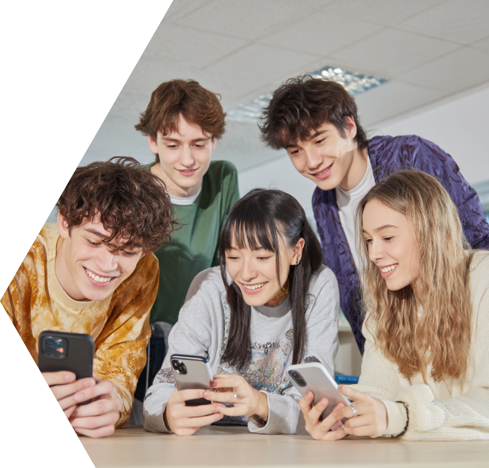 Studenti che utilizzano l'app IrinoXperience